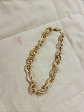 Claire's Creamy Beige Resin Link Necklace